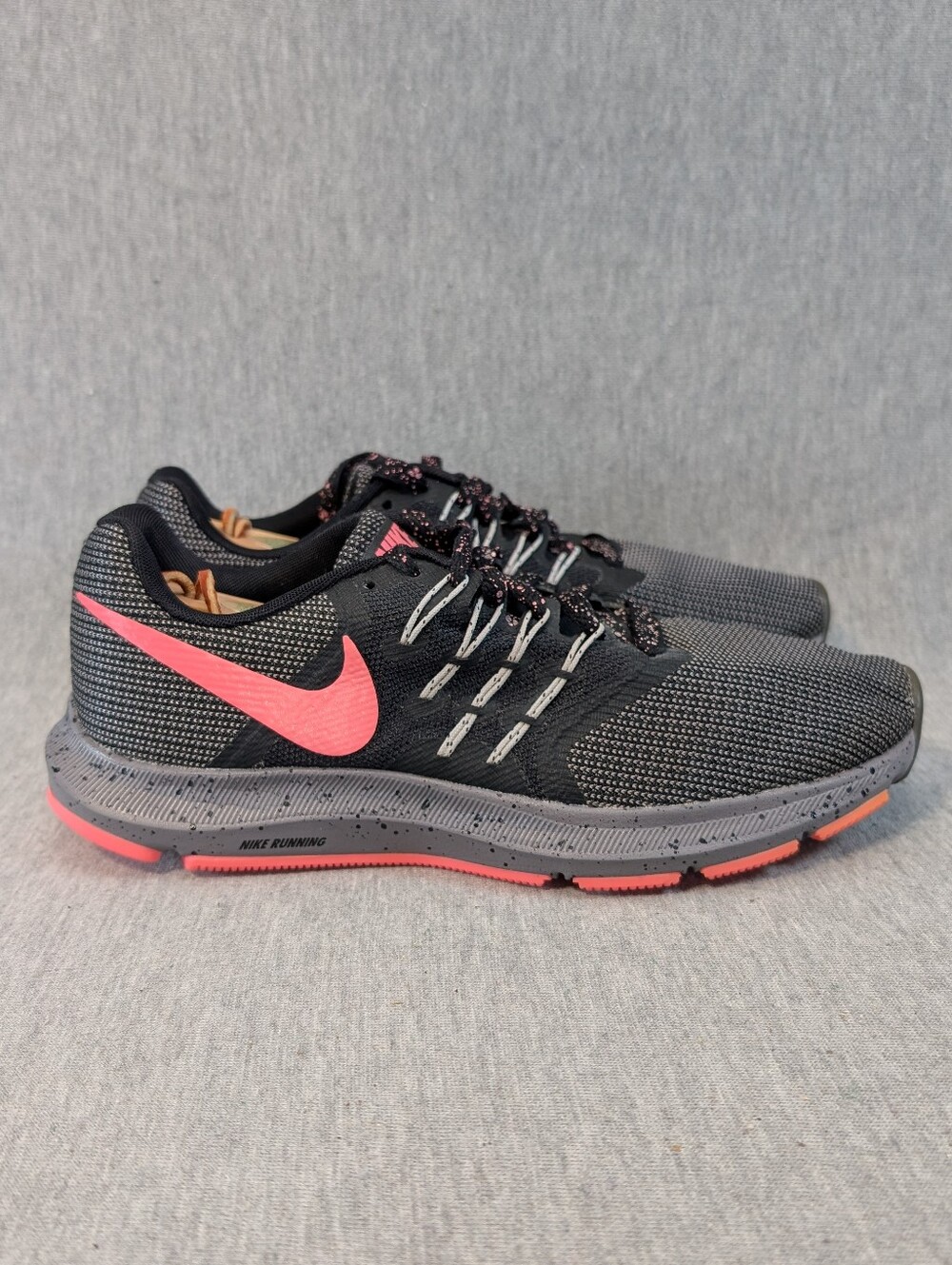 Nike Run Swift Running Shoes Women's 7 Black Pink Trail Sneakers